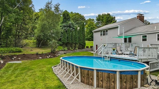 4 Debbie Street, Hooksett, NH 03106