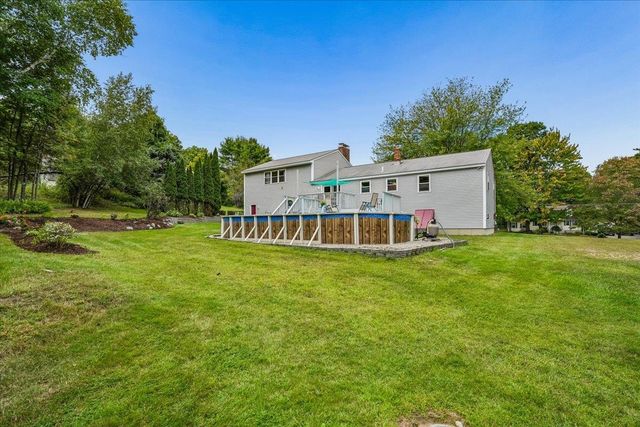 4 Debbie Street, Hooksett, NH 03106
