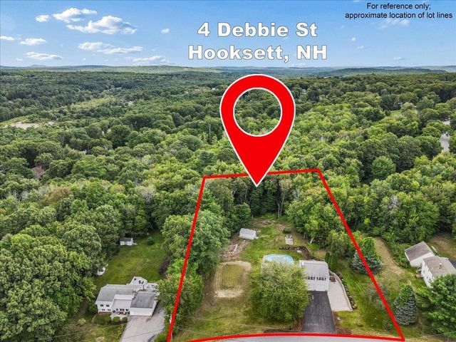 4 Debbie Street, Hooksett, NH 03106