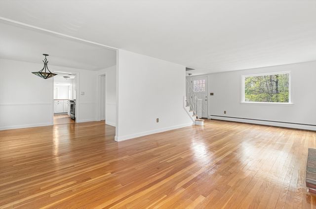 10 Glen Rd, Topsfield, MA 01983