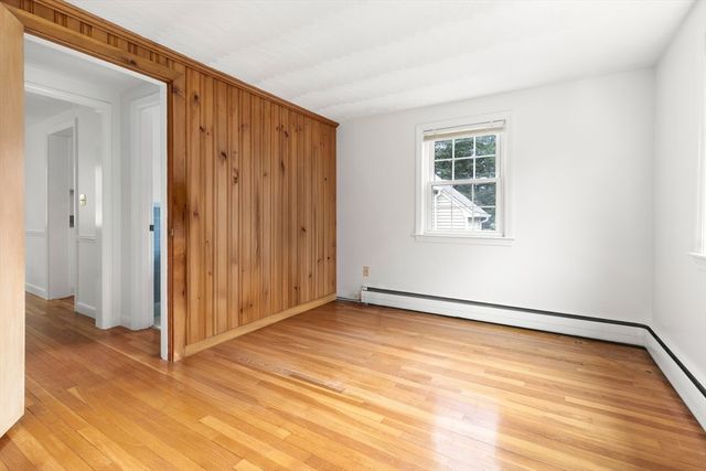 10 Glen Rd, Topsfield, MA 01983