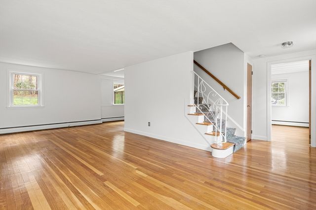 10 Glen Rd, Topsfield, MA 01983