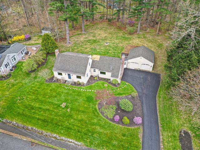 10 Glen Rd, Topsfield, MA 01983