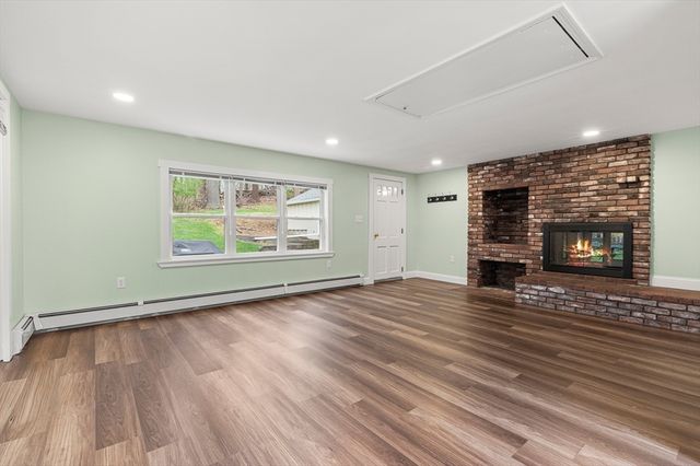 10 Glen Rd, Topsfield, MA 01983