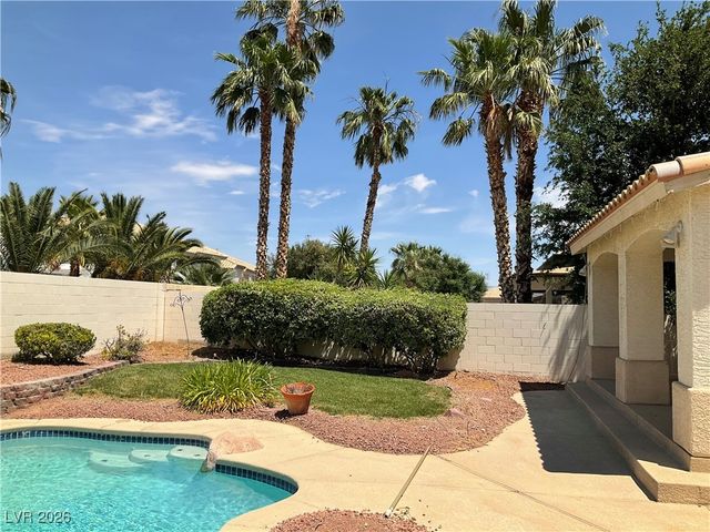 8228 Fawn Brook Court, Las Vegas, NV 89149