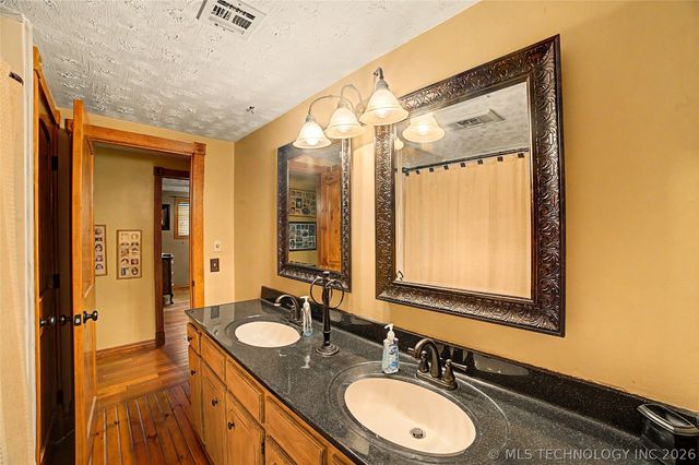 7935 E 86 Street N, Owasso, OK 74055