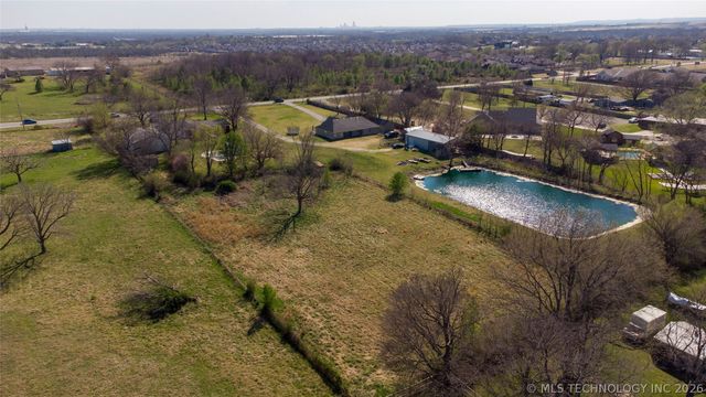 7935 E 86 Street N, Owasso, OK 74055