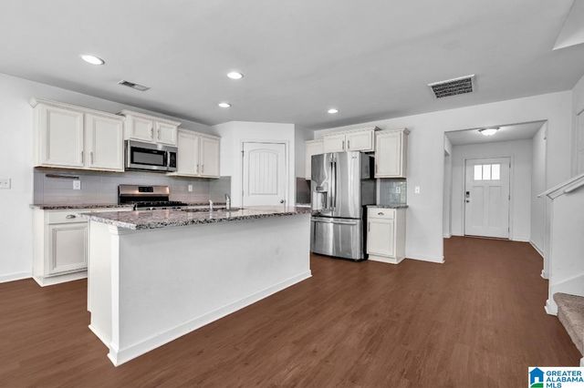 852 HUNTINGTON TRACE, Chelsea, AL 35043