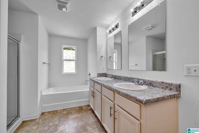 852 HUNTINGTON TRACE, Chelsea, AL 35043