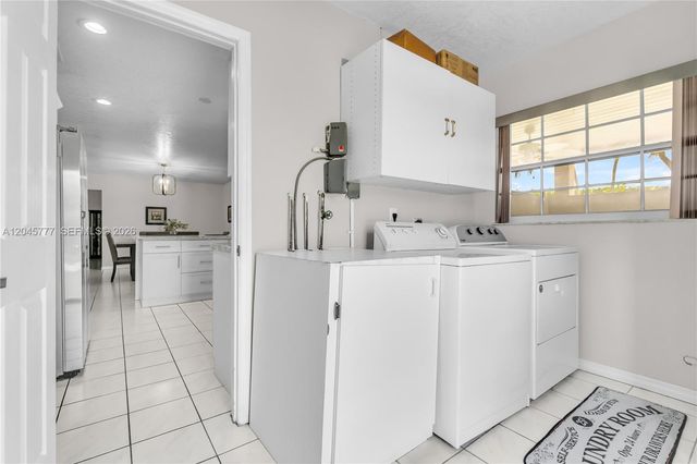 12805 SW 193rd Ter, Miami, FL 33177