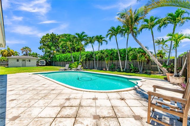 12805 SW 193rd Ter, Miami, FL 33177