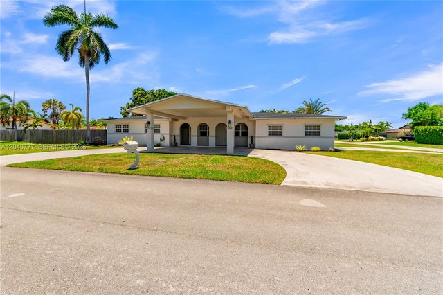12805 SW 193rd Ter, Miami, FL 33177