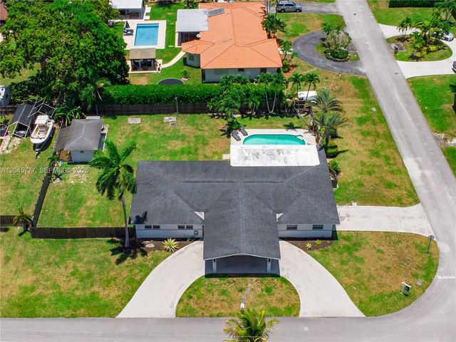 12805 SW 193rd Ter, Miami, FL 33177