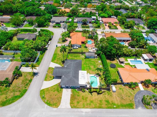 12805 SW 193rd Ter, Miami, FL 33177