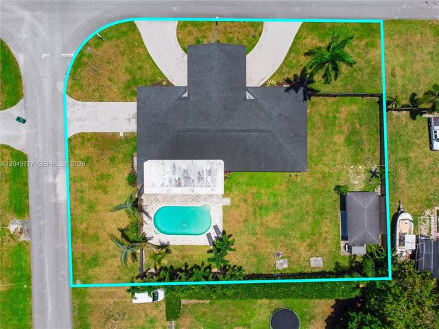 12805 SW 193rd Ter, Miami, FL 33177