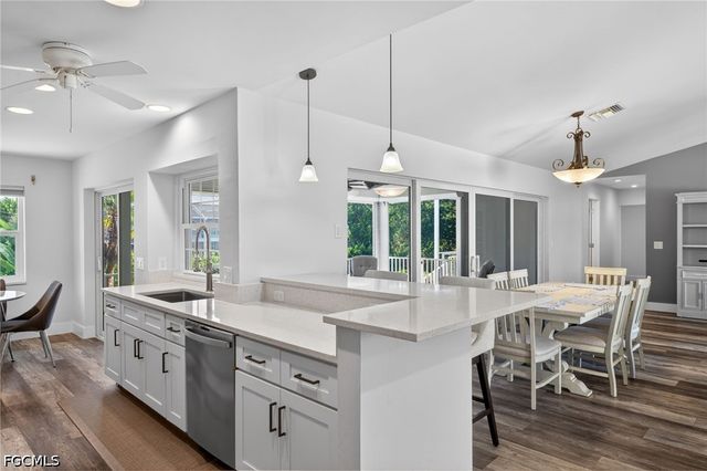 3359 Barra CIR, Sanibel, FL 33957