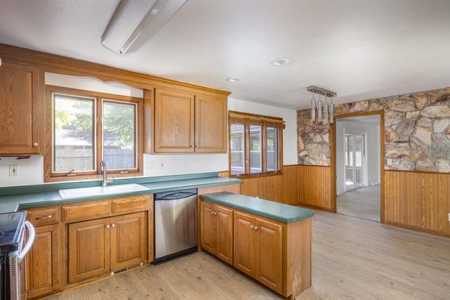 1120 FORT HOWARD AVENUE, De Pere, WI 54115