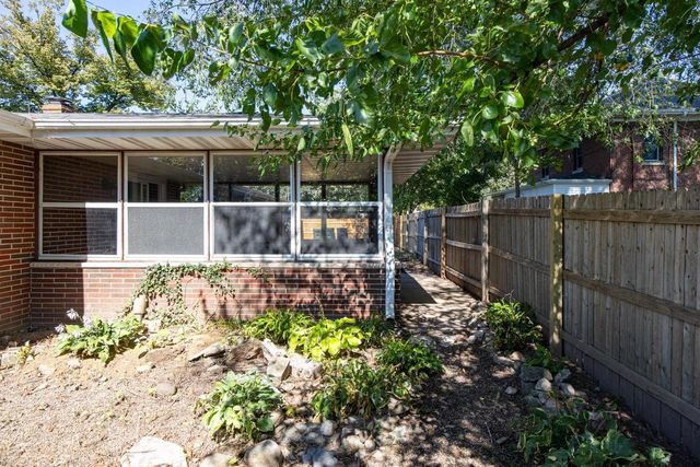 1120 FORT HOWARD AVENUE, De Pere, WI 54115