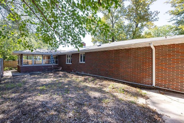1120 FORT HOWARD AVENUE, De Pere, WI 54115