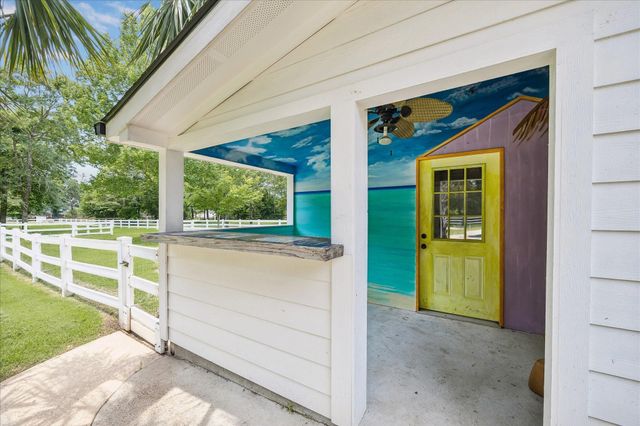 9064 Grand Lake Estates Drive, Montgomery, TX 77316