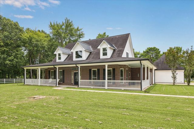 9064 Grand Lake Estates Drive, Montgomery, TX 77316