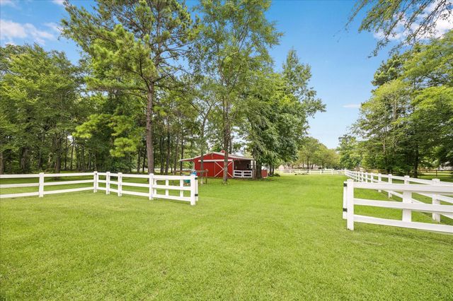 9064 Grand Lake Estates Drive, Montgomery, TX 77316