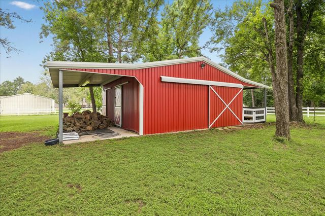 9064 Grand Lake Estates Drive, Montgomery, TX 77316