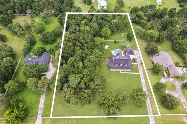 9064 Grand Lake Estates Drive, Montgomery, TX 77316