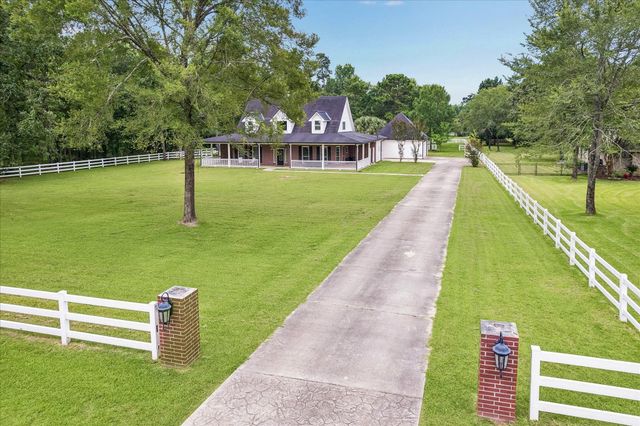 9064 Grand Lake Estates Drive, Montgomery, TX 77316