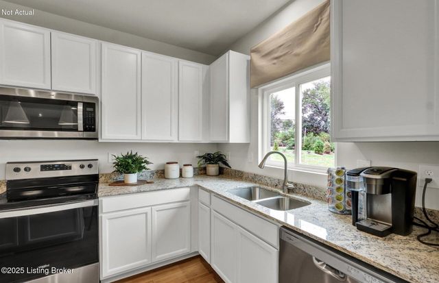 3007 Aiken Back Ln, La Grange, KY 40031