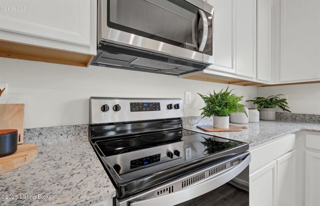 3007 Aiken Back Ln, La Grange, KY 40031