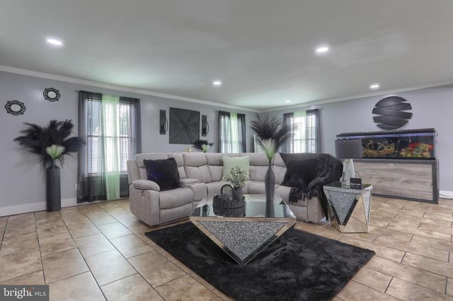 734 REINOEHL ST, Lebanon, PA 17046
