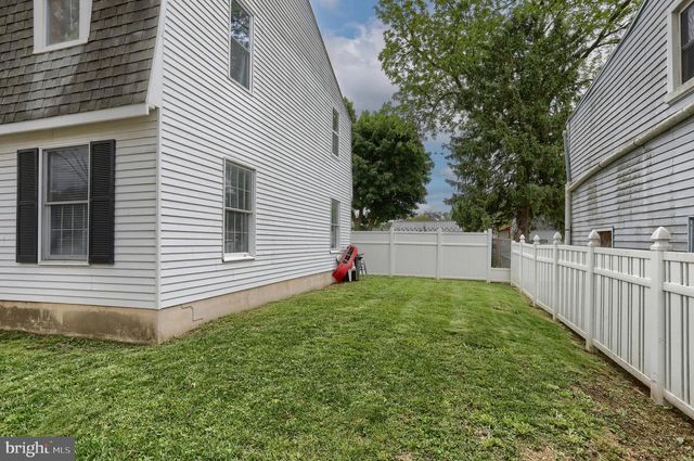 734 REINOEHL ST, Lebanon, PA 17046