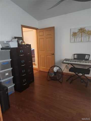 3210 Leverett Court, Alton, IL 62002