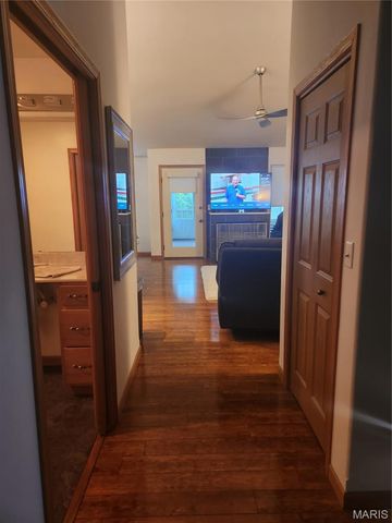 3210 Leverett Court, Alton, IL 62002