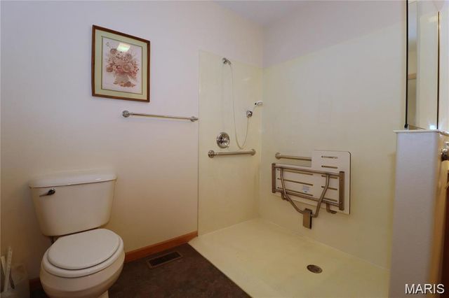 3210 Leverett Court, Alton, IL 62002