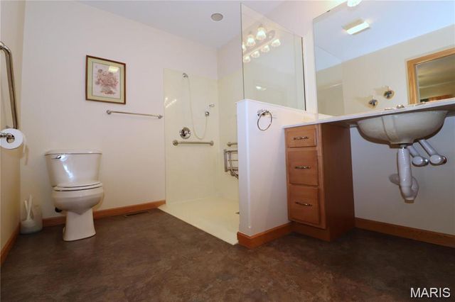 3210 Leverett Court, Alton, IL 62002