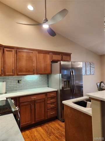 3210 Leverett Court, Alton, IL 62002