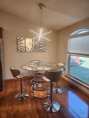 3210 Leverett Court, Alton, IL 62002