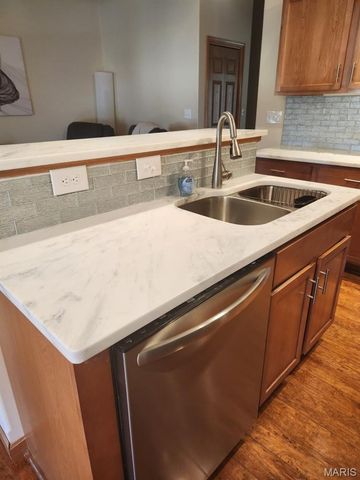 3210 Leverett Court, Alton, IL 62002