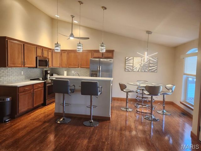 3210 Leverett Court, Alton, IL 62002