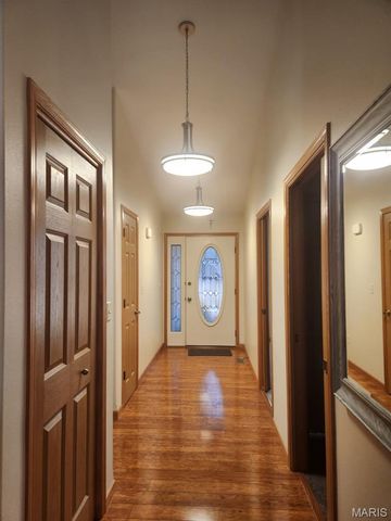 3210 Leverett Court, Alton, IL 62002