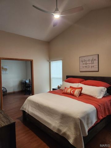 3210 Leverett Court, Alton, IL 62002