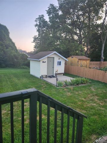 3210 Leverett Court, Alton, IL 62002