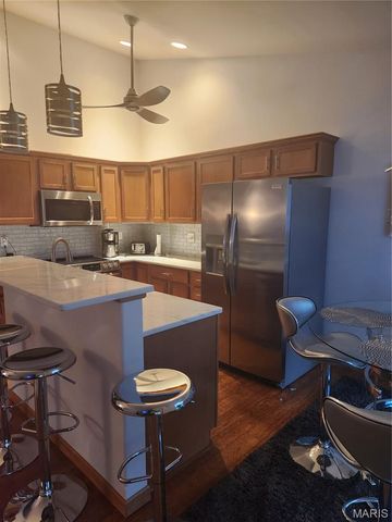 3210 Leverett Court, Alton, IL 62002