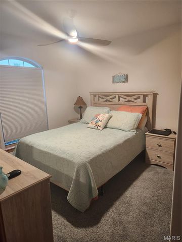 3210 Leverett Court, Alton, IL 62002