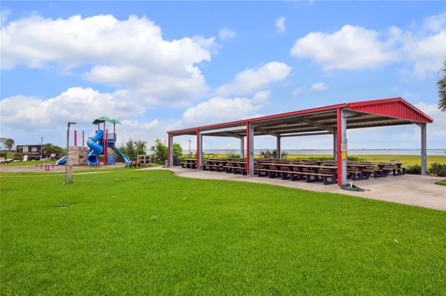 1310 & 1314 Maui Drive, Tiki Island, TX 77554
