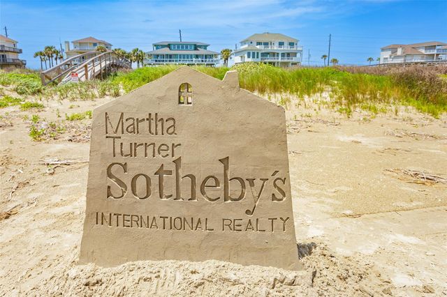 1310 & 1314 Maui Drive, Tiki Island, TX 77554