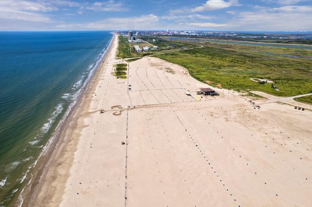 1310 & 1314 Maui Drive, Tiki Island, TX 77554