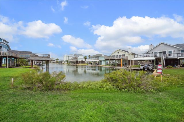 1310 & 1314 Maui Drive, Tiki Island, TX 77554